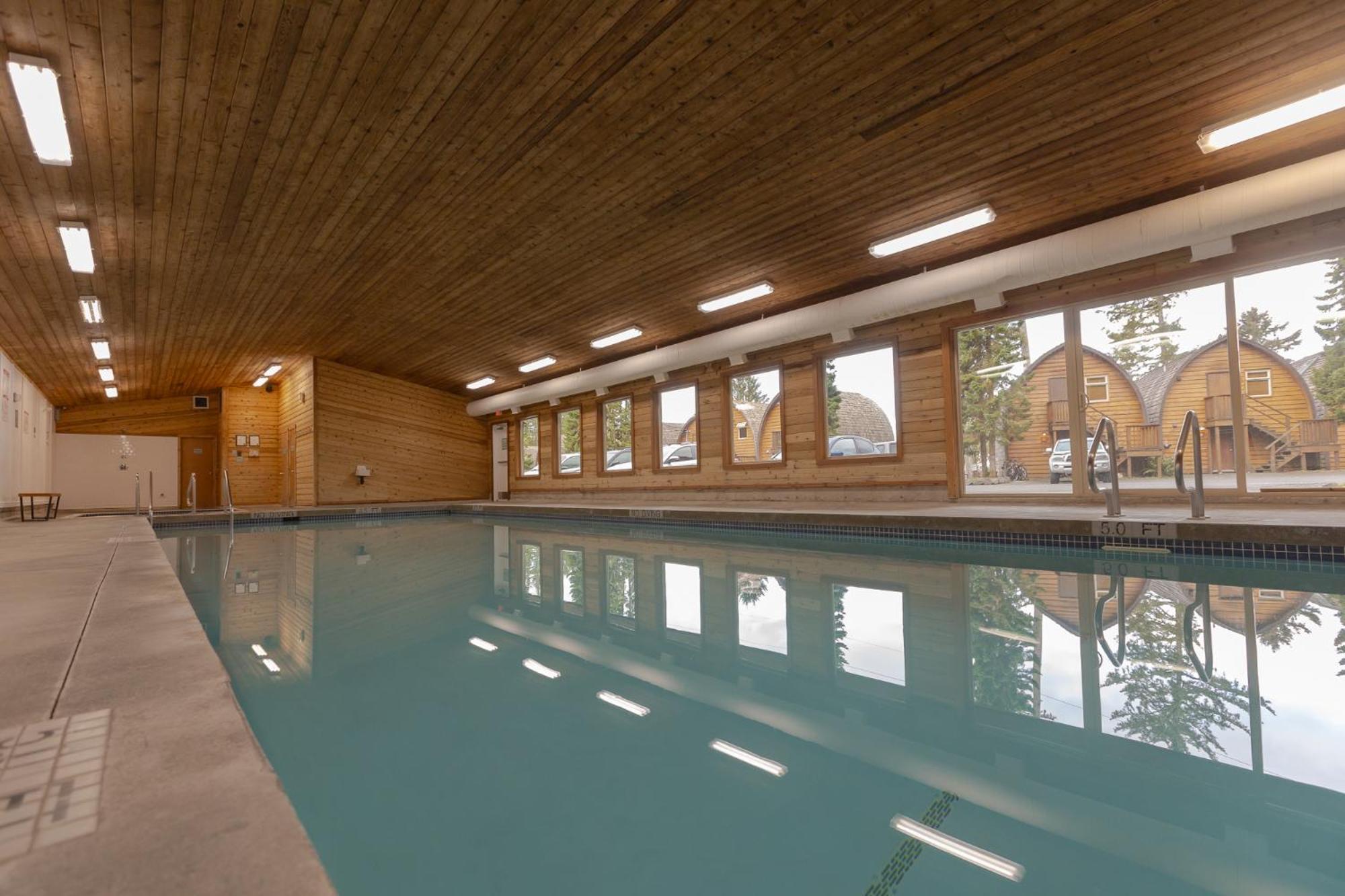 Ocean Village Resort Tofino Buitenkant foto