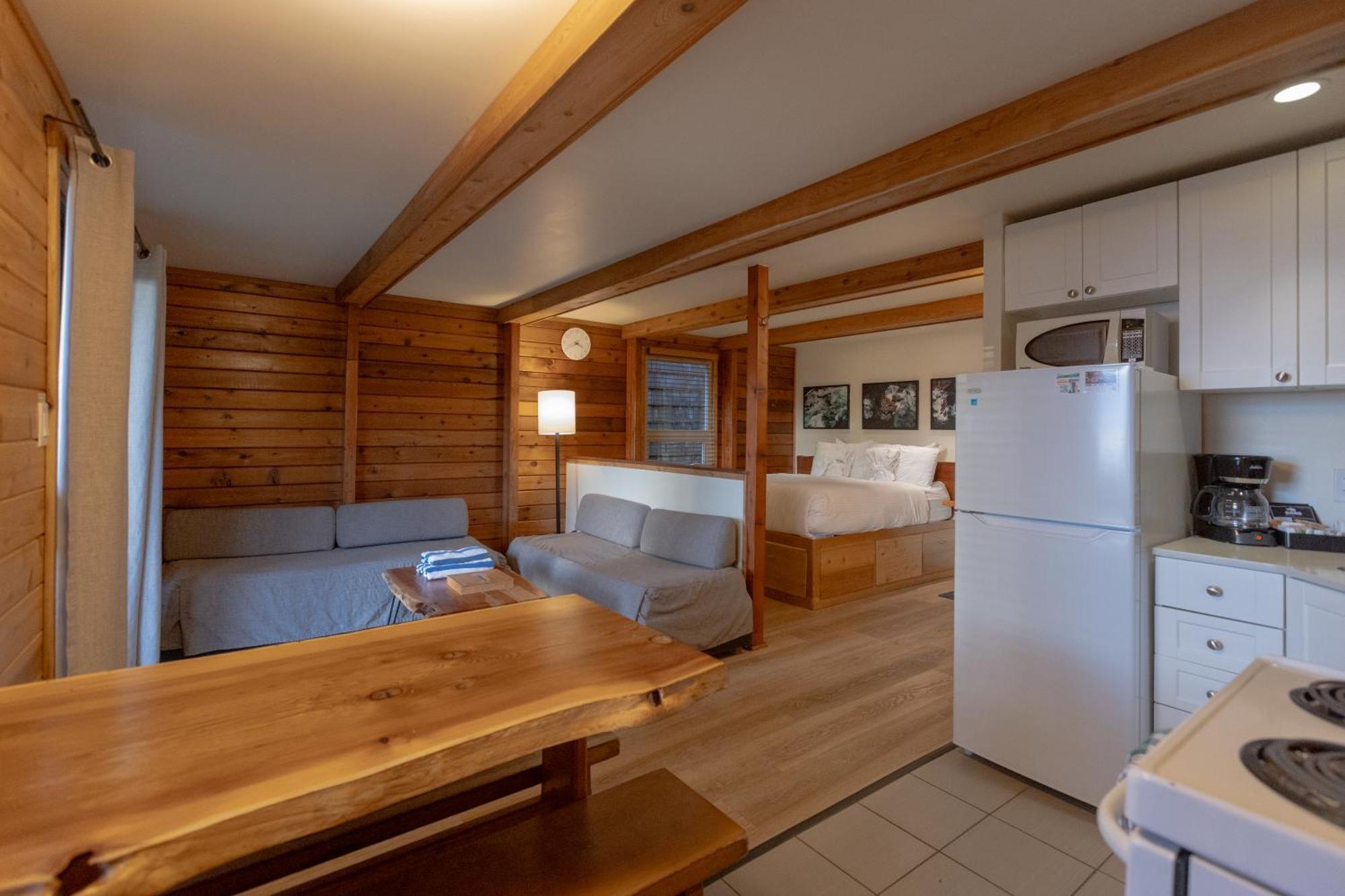 Ocean Village Resort Tofino Buitenkant foto