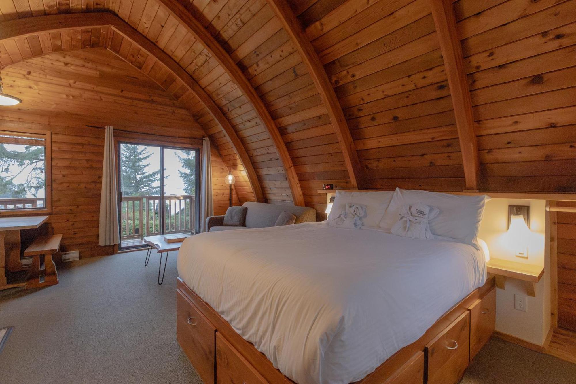 Ocean Village Resort Tofino Buitenkant foto