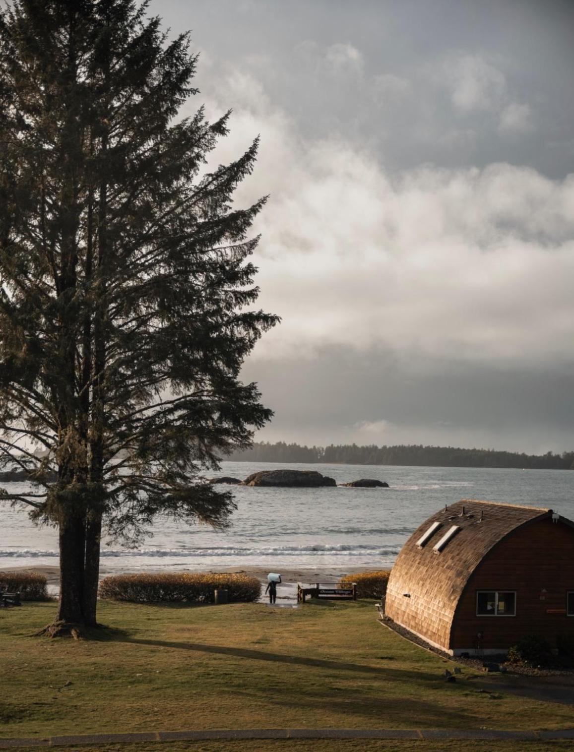 Ocean Village Resort Tofino Buitenkant foto