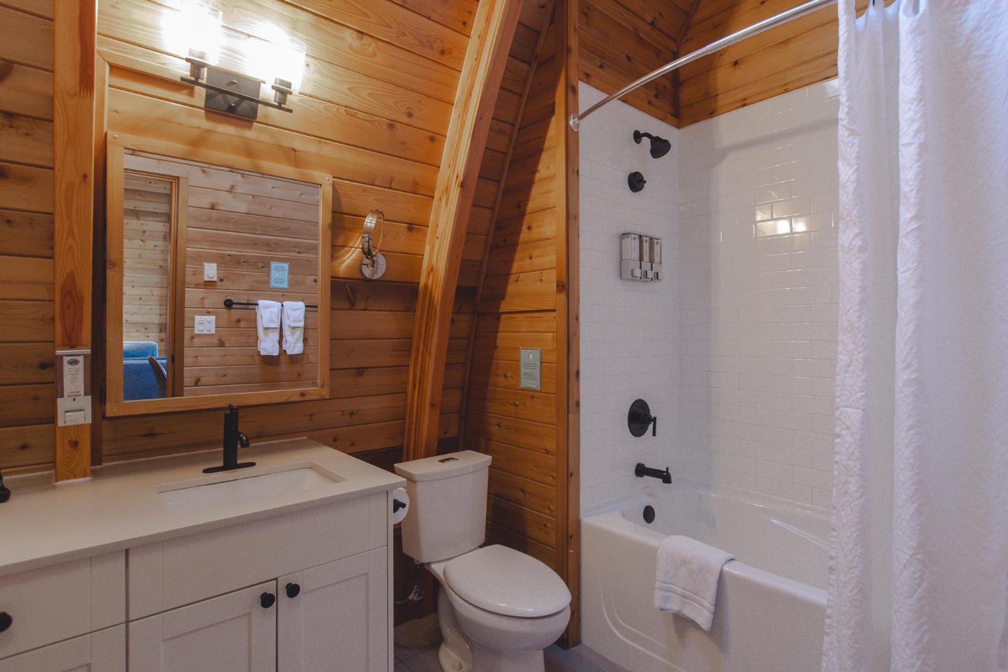 Ocean Village Resort Tofino Buitenkant foto
